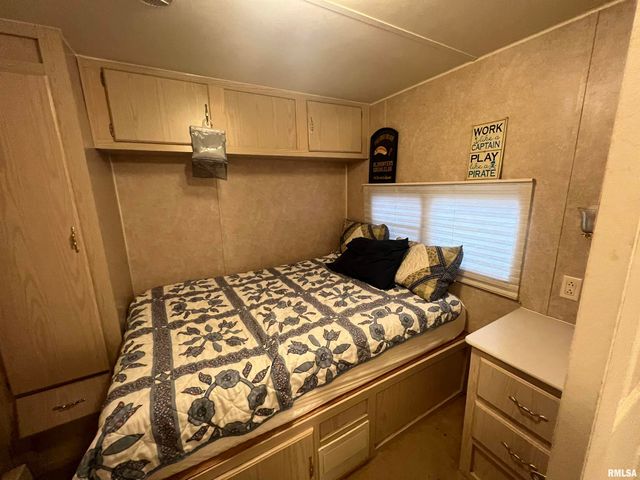 4 VICTORY Lane, Marion, IL 62959