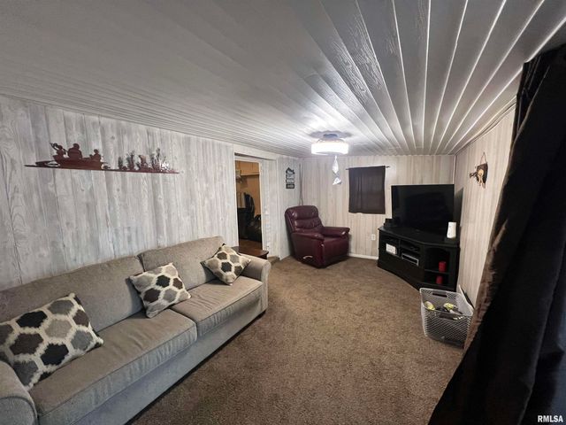 4 VICTORY Lane, Marion, IL 62959