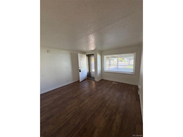 2086 Hanover St, Aurora, CO 80010