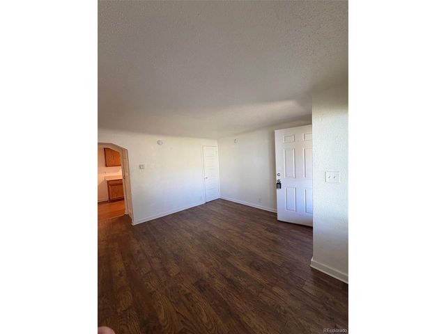 2086 Hanover St, Aurora, CO 80010