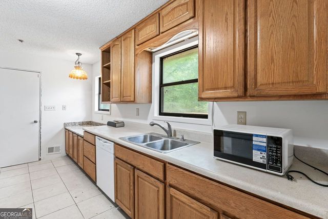 655 Sunset Drive, Locust Grove, GA 30248