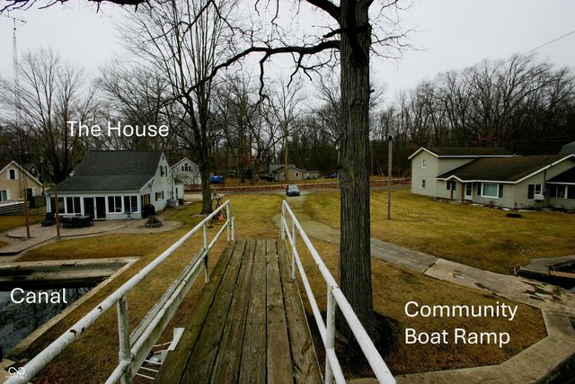 96 Ems T48a Lane, Syracuse, IN 46567