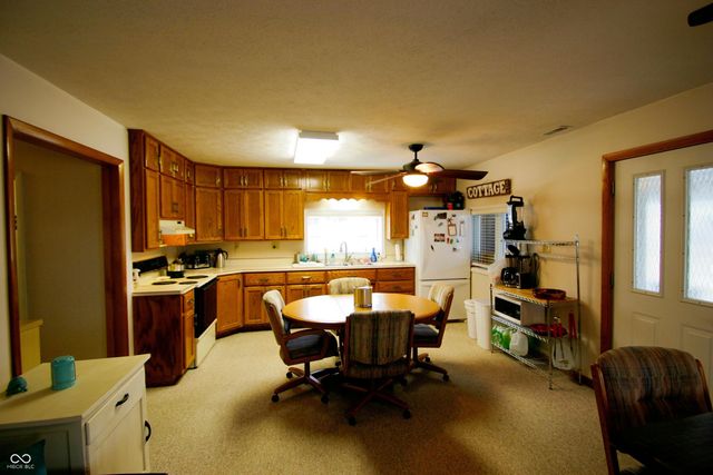 96 Ems T48a Lane, Syracuse, IN 46567