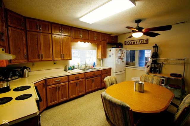 96 Ems T48a Lane, Syracuse, IN 46567