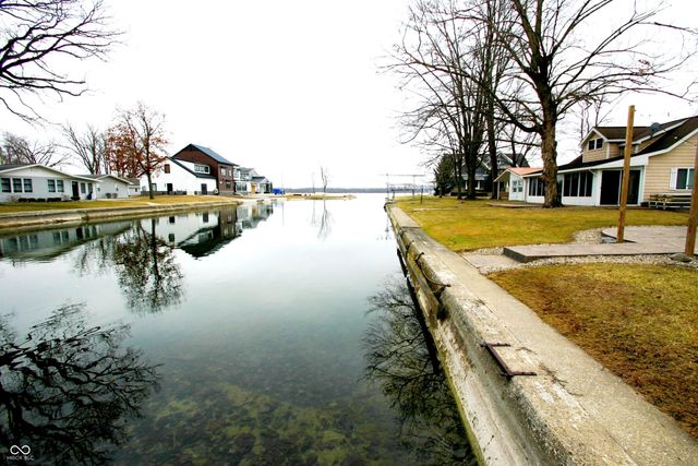 96 Ems T48a Lane, Syracuse, IN 46567