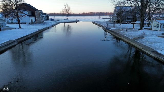 96 Ems T48a Lane, Syracuse, IN 46567