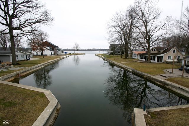 96 Ems T48a Lane, Syracuse, IN 46567