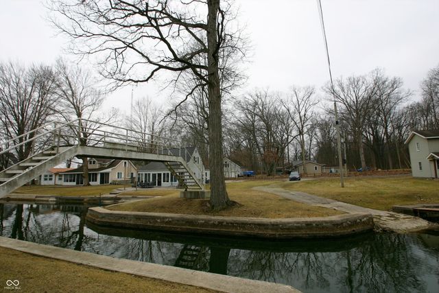 96 Ems T48a Lane, Syracuse, IN 46567