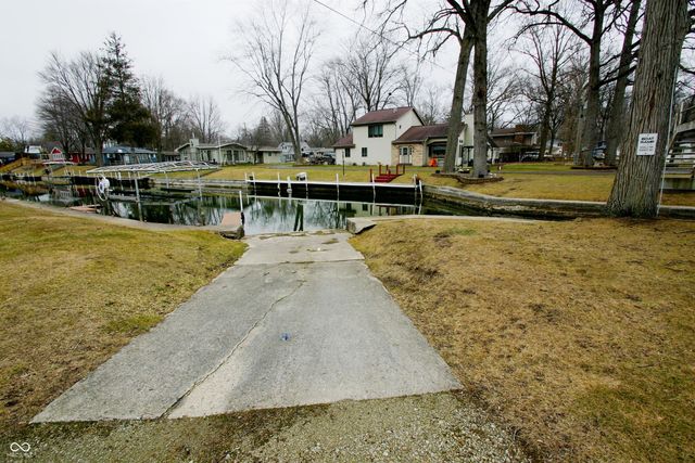 96 Ems T48a Lane, Syracuse, IN 46567