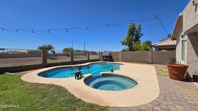11001 W ALMERIA Road, Avondale, AZ 85392