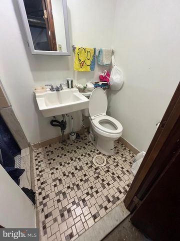 5229 TABOR RD, Philadelphia, PA 19120