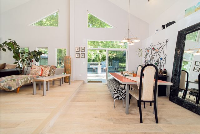 20665 N Weiland Road, Lincolnshire, IL 60069