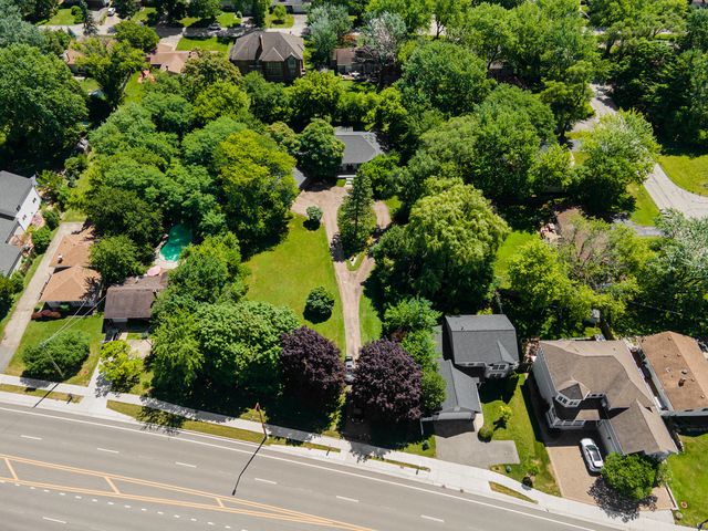 20665 N Weiland Road, Lincolnshire, IL 60069