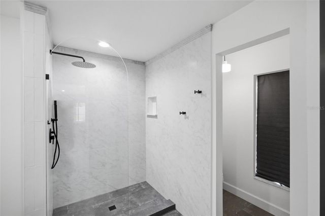 2212 LAKE BAY WAY, Brandon, FL 33511