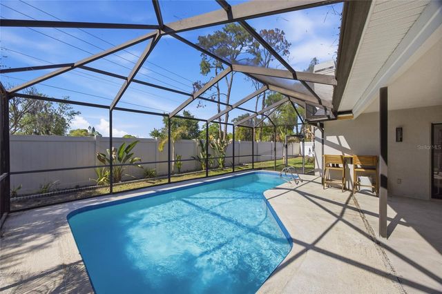 2212 LAKE BAY WAY, Brandon, FL 33511