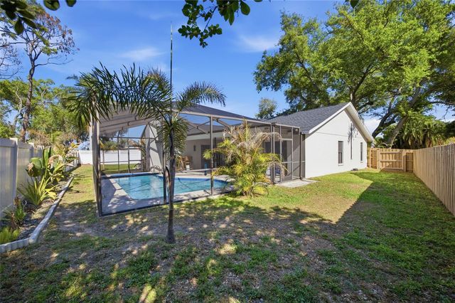 2212 LAKE BAY WAY, Brandon, FL 33511