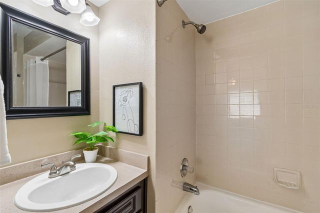 201 S ARRAWANA AVENUE L, Tampa, FL 33609