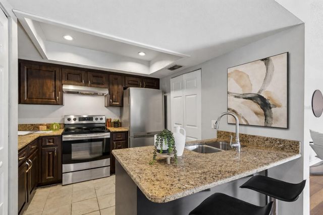 201 S ARRAWANA AVENUE L, Tampa, FL 33609