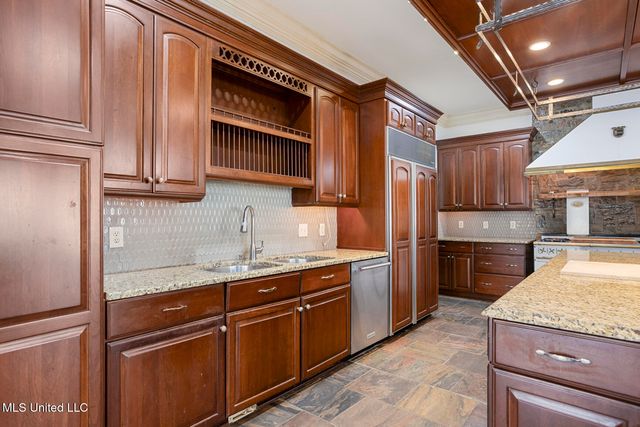 124 Dumaine Place, Madison, MS 39110