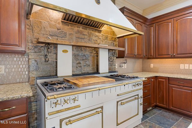 124 Dumaine Place, Madison, MS 39110