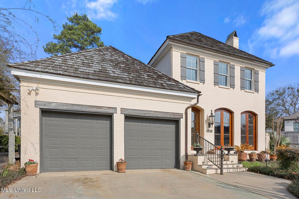 124 Dumaine Place, Madison, MS 39110