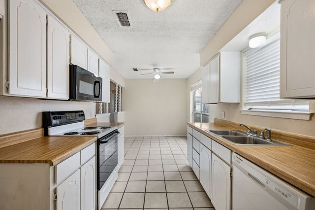 6301 Sunnybrook Drive, Watauga, TX 76148