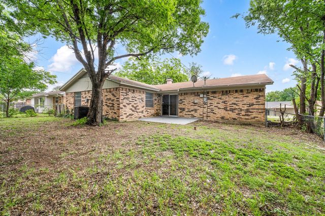 6301 Sunnybrook Drive, Watauga, TX 76148