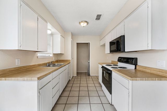 6301 Sunnybrook Drive, Watauga, TX 76148