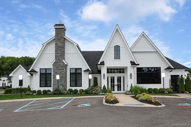 115 Three Ponds Lane E, Woodbury, NY 11797