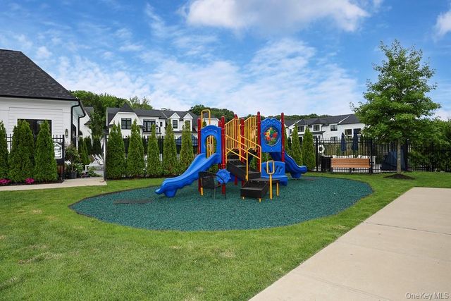 115 Three Ponds Lane E, Woodbury, NY 11797
