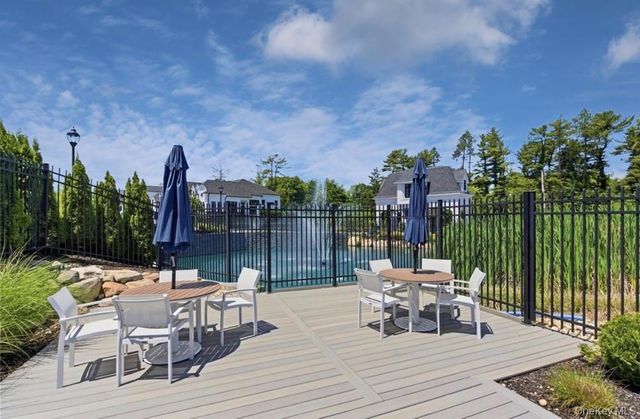 115 Three Ponds Lane E, Woodbury, NY 11797