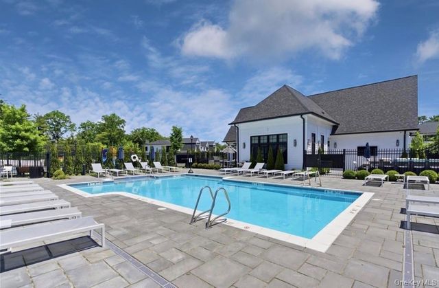 115 Three Ponds Lane E, Woodbury, NY 11797