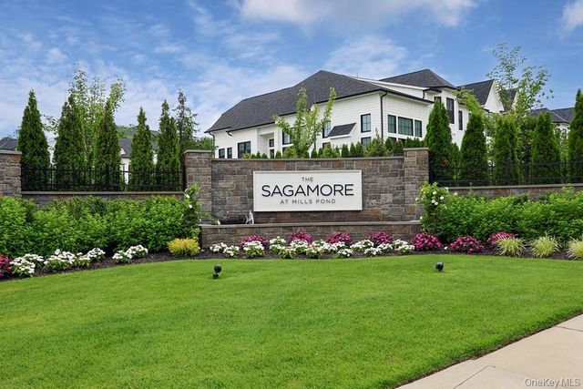 115 Three Ponds Lane E, Woodbury, NY 11797