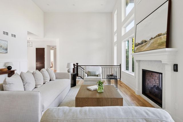 631 Callahan Place, Mendota Heights, MN 55118