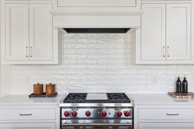 631 Callahan Place, Mendota Heights, MN 55118