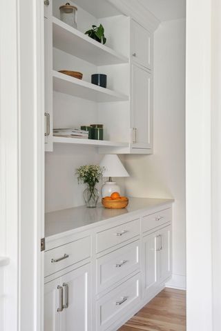 631 Callahan Place, Mendota Heights, MN 55118