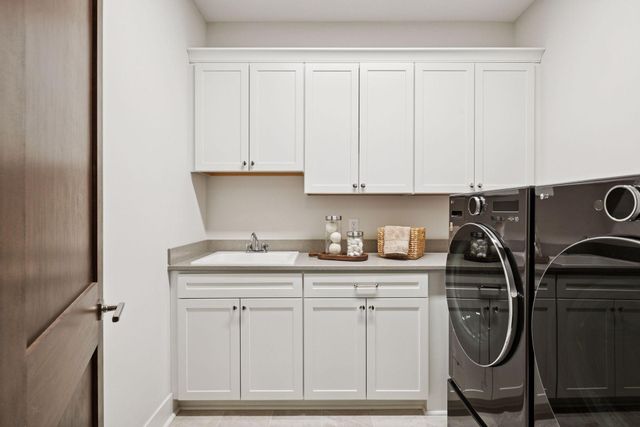 631 Callahan Place, Mendota Heights, MN 55118