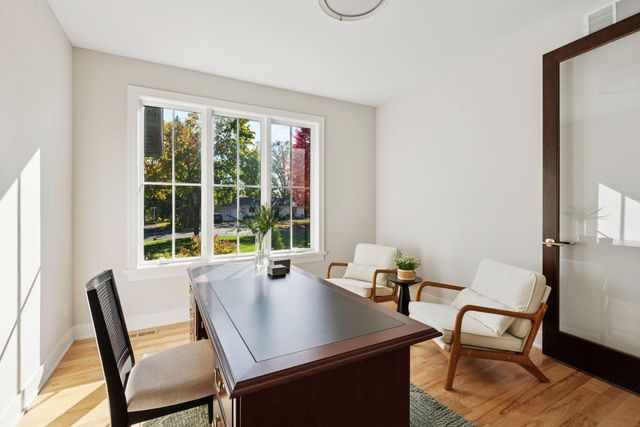 631 Callahan Place, Mendota Heights, MN 55118