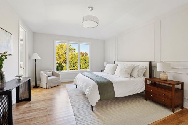 631 Callahan Place, Mendota Heights, MN 55118