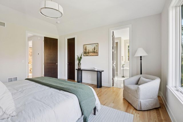 631 Callahan Place, Mendota Heights, MN 55118