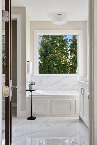 631 Callahan Place, Mendota Heights, MN 55118