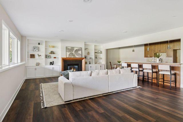 631 Callahan Place, Mendota Heights, MN 55118