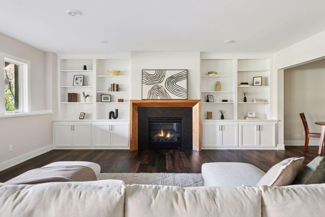 631 Callahan Place, Mendota Heights, MN 55118