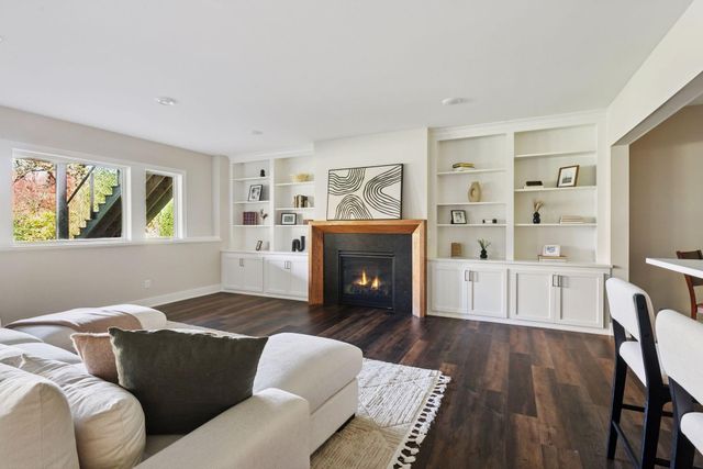 631 Callahan Place, Mendota Heights, MN 55118