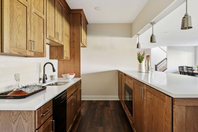 631 Callahan Place, Mendota Heights, MN 55118