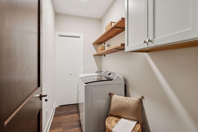 631 Callahan Place, Mendota Heights, MN 55118