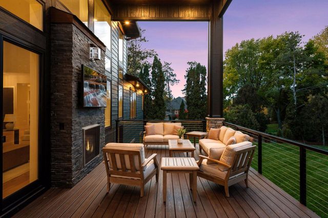 631 Callahan Place, Mendota Heights, MN 55118