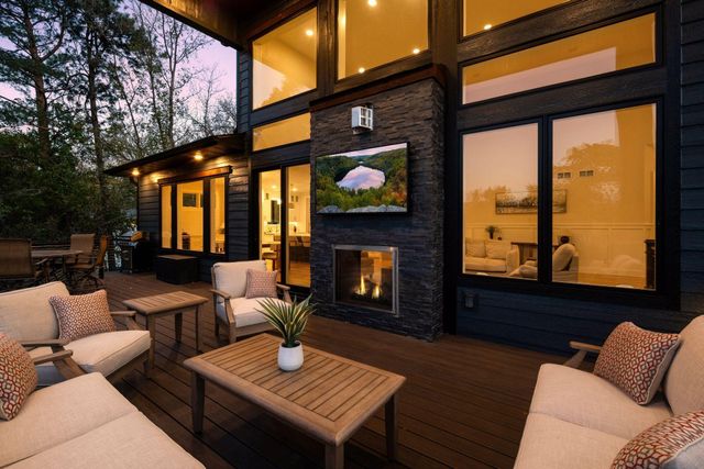 631 Callahan Place, Mendota Heights, MN 55118