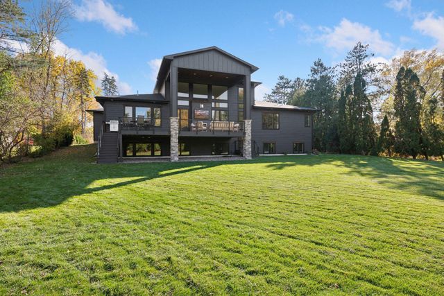 631 Callahan Place, Mendota Heights, MN 55118