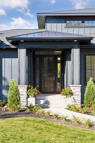 631 Callahan Place, Mendota Heights, MN 55118